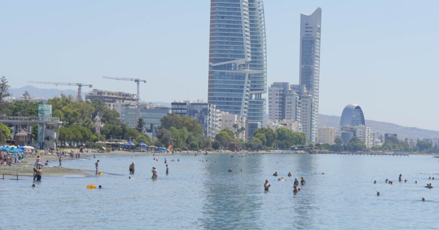 flota fantoma a rusiei polueaza cu petrol plajele din cipru 68780a326e3b0