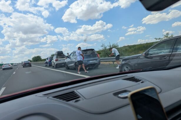 foto accident cu cinci masini implicate pe a2 in zona localitatii cernavoda o persoana ranita trafic ingreunat 687cde3020d39