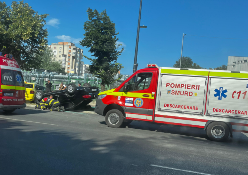 foto accident cu doua victime la spitalul de boli infectioase constanta o masina s a rasturnat 687cfa5ad86fa