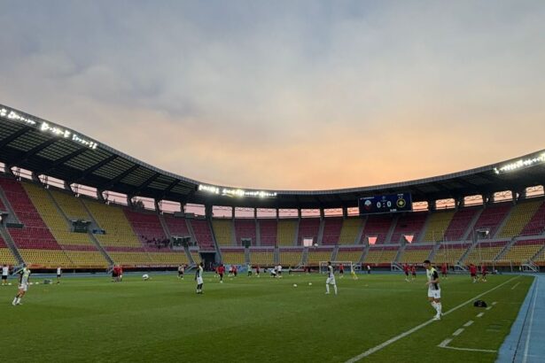 foto cum au fost surprinsi jucatorii lui fcsb cu cateva minute inainte de startul meciului de la skopje 687fd2b94df66