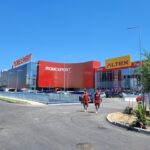 foto dan sucu inaugureaza un mare magazin mobexpert de talia celui din baneasa pe o fosta platforma industriala in urma cu o luna ploua in casa ce spune despre concurentul ikea alatu 686668ee1fcd6
