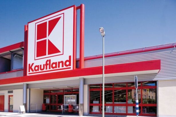 foto kaufland lanseaza in romania o colectie totul sub 100 lei cu catalin botezatu 686e55841d71a