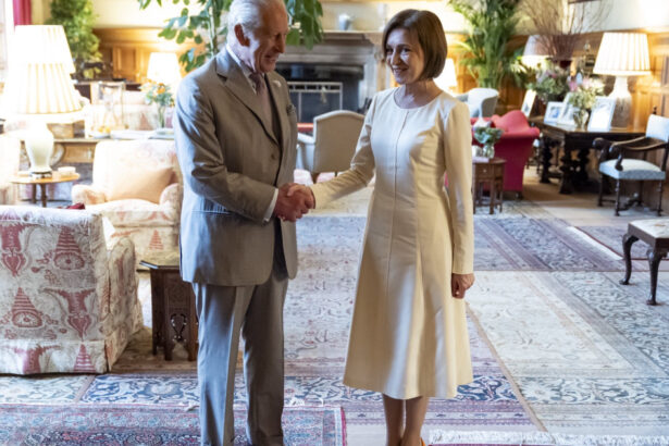 foto maia sandu a fost primita de regele charles la resedinta acestuia din sandringham mesajul transmis de presedinta republicii moldova 6882532bbd426