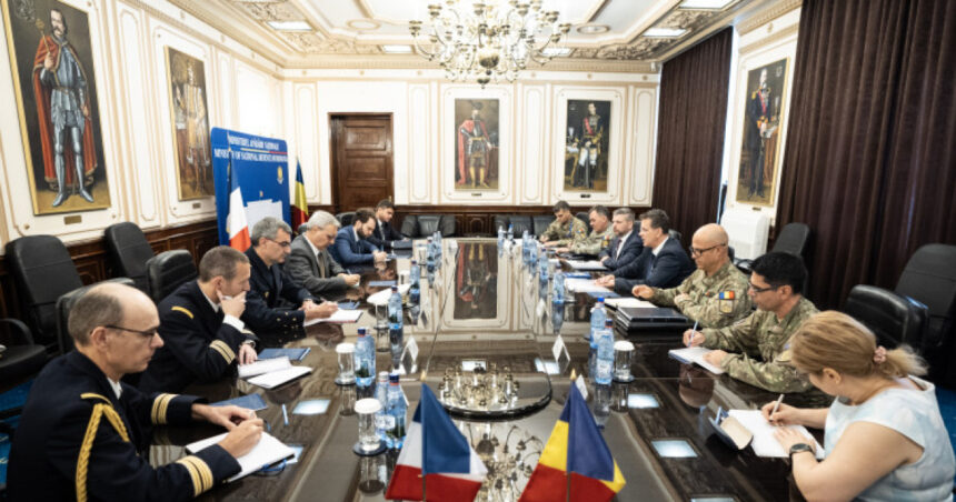 foto ministrul apararii s a intalnit cu directorul directiei de armamente din franta cei doi au discutat despre cooperarea militara in nato 687face173ab0