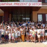 foto primaria cumpana continua traditia elevii merituosi din comuna pleaca in tabara la munte iar oaspetii din tara au inceput sa soseasca la mare 688126dad60cd