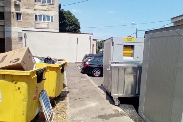 foto vandalism in constanta pe strada biruintei spune primaria eco insula nefunctionala inca luata cu asalt de gunoaie 68767ec3a36ff