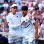 galerie foto tu deja ai doua jannik sinner l a intepat pe carlos alcaraz dupa ce si a luat revansa in finala wimbledon 2025 68740348377a0