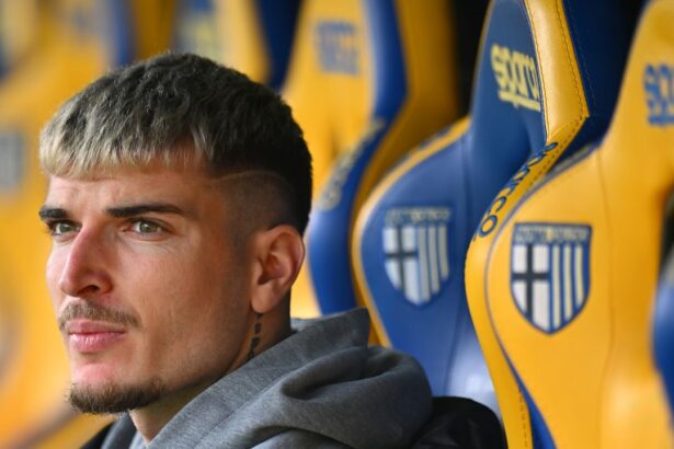 gazzetta dello sport a dezvaluit planul lui lecce cu valentin mihaila l ar putea sacrifica 686e933c3ee65