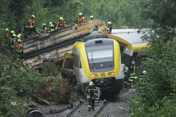 germania un tren cu 100 de pasageri a deraiat informatii contradictorii cu privire la victime 68868d9067ead