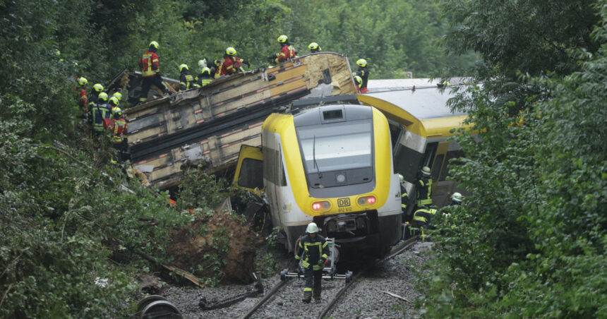 germania un tren cu 100 de pasageri a deraiat informatii contradictorii cu privire la victime 68868d9067ead