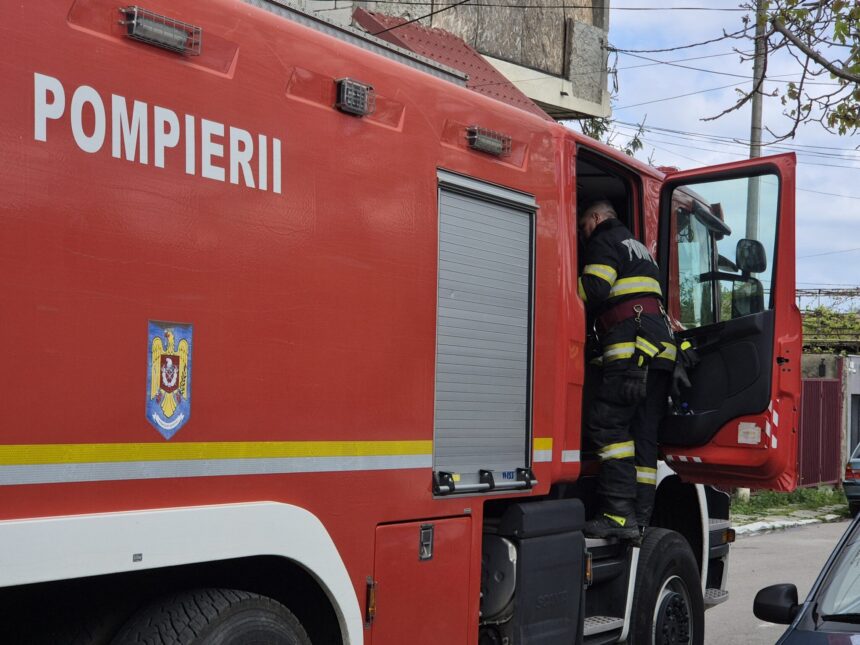 incendiu de vegetatie uscata in constanta in urma unui scurtcircuit la un transformator update 687ca5e2ee250