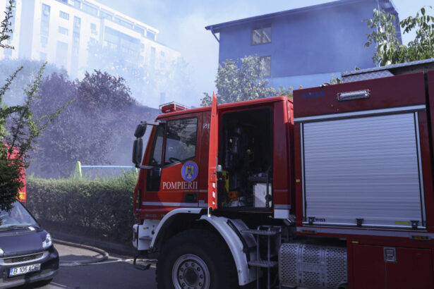 incendiu la o locuinta din sectorul 5 al capitalei doua persoane au ajuns la spital cu arsuri 6864ddcb2c6e4