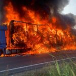 incendiu la un autocamion plin cu baloti intre medgidia si pestera 68762b2e1f8d2