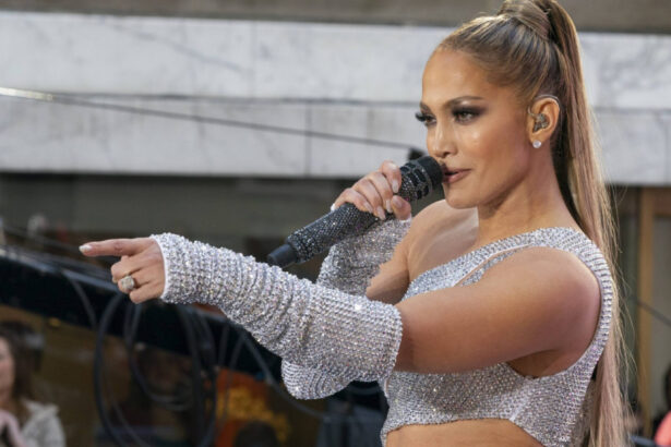 jennifer lopez a ajuns la bucuresti artista va sustine un concert in aceasta seara in piata constitutiei 6885d0a19f1d5