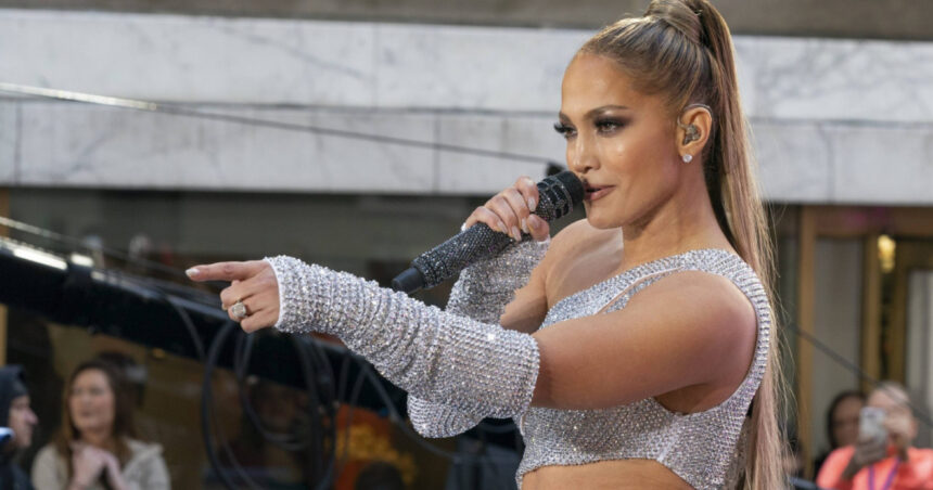 jennifer lopez a ajuns la bucuresti artista va sustine un concert in aceasta seara in piata constitutiei 6885d0a19f1d5