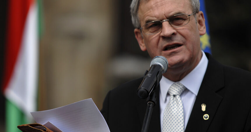 laszlo tokes cere autonomie pentru maghiarii din transilvania afirmatiile facute la baile tusnad in prezenta premierului viktor orban 6885d0a327bcc