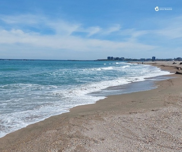 mai precauti romanii isi rezerva vacantele la mare in regim last minute la cat au ajuns tarifele 6865098d0aa02