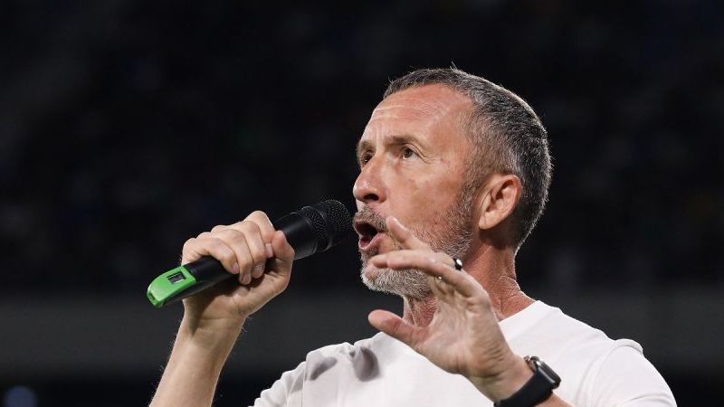 mm stoica nu a mai rezistat si a reactionat stiu ca e amatorism total sa n ai stadion propriu construit de gigi 686fa1ce5ffbd