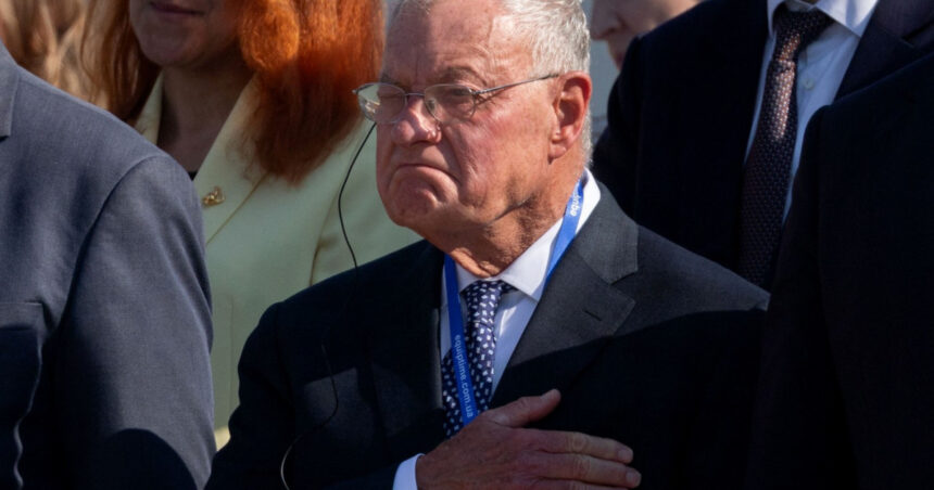 momentul in care emisarului lui trump keith kellogg i s au aratat componente occidentale gasite in dronele si rachetele rusesti 687a436c24c3a