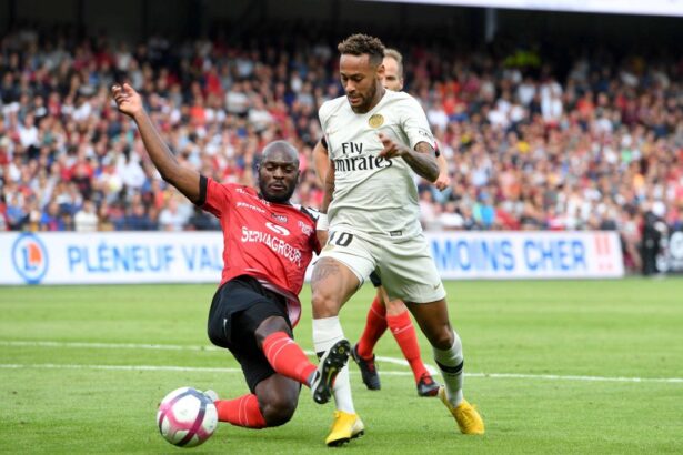 news alert dinamo prezinta azi inca doi fotbalisti straini de top fundasul dreapta de la psg si portarul de la cm 2022 au bifat vizita medicala 686e261d429a1