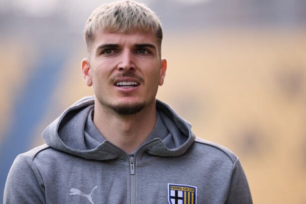 news alert ioan becali anunta transferul lui valentin mihaila contract pe 4 ani sunt dispusi sa i plateasca salariul de la parma 686a2e1a4e3aa