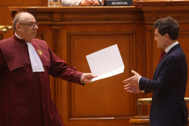 news alert nicusor dan a contestat la ccr legea privind propaganda legionara aur sos si pot sesizasera curtea pentru aceeasi lege 686fb7b1dce41