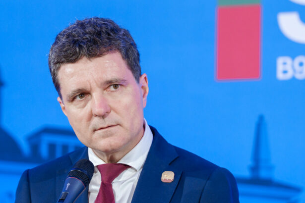 nicusor dan ataca la ccr o alta lege initiata de deputatul silviu vexler referitoare la regimul cultelor 687ba6d46c8b8