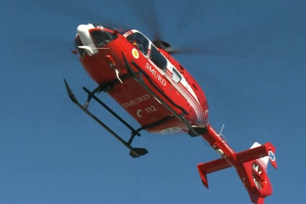 o femeie a fost strivita de doi bolovani in bucegi salvamontisii au solicitat ajutorul unui elicopter 687bc257675d2