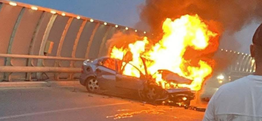 o masina a luat foc dupa un accident pe podul de la butelii constanta 6877ed72c7fbc