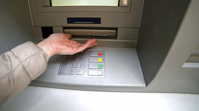 oficial decizie pensiile si salariile vor fi inghetate in 2026 68654941f1618