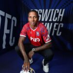 oficial la 40 de ani ashley young a semnat cu echipa engleza de legenda care nu a pierdut niciun meci acasa in europa 68821dde29323