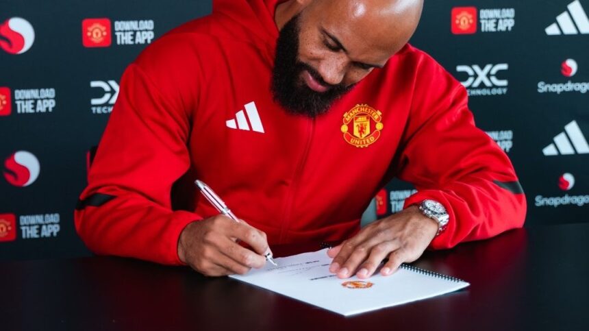 oficial manchester united si a prezentat transferul de 81 000 000e 687f3f154e521