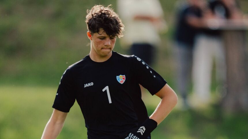 oficial moldovenii au dat lovitura portarul nationalei care are si cetatenie romana a semnat cu atletico madrid 686cf7c39cfa6