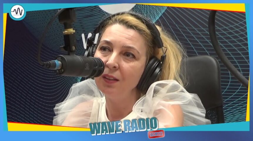 poeta amelia stanescu despre singuratati de imprumut la wave radio video 6876da06b446b