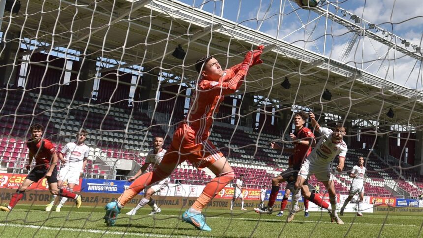 presa maghiara doi fotbalisti romani la un pas de transferul la pachet in ungaria 6864c16f71c93