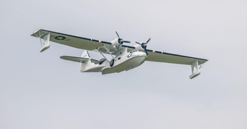 prima deturnare a unui avion din istorie cum s a prabusit in mare miss macao in timp ce patru hoti se luptau cu pilotii 687c9287252a5