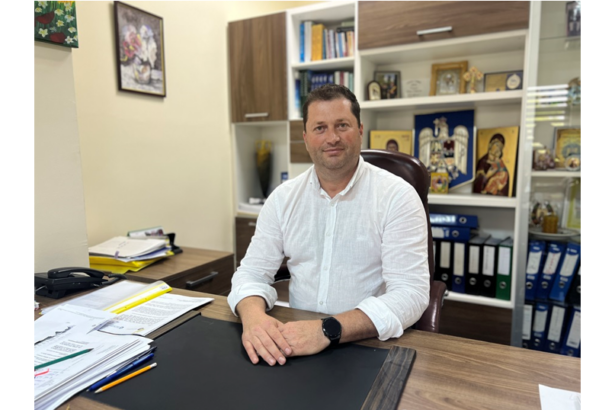 primarul comunei crucea iulian tudorache isi sarbatoreste astazi ziua de nastere 687ddb2b1066f