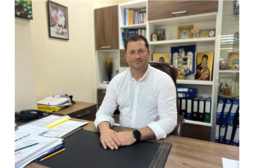 primarul comunei crucea iulian tudorache isi sarbatoreste astazi ziua de nastere 687ddb2b1066f