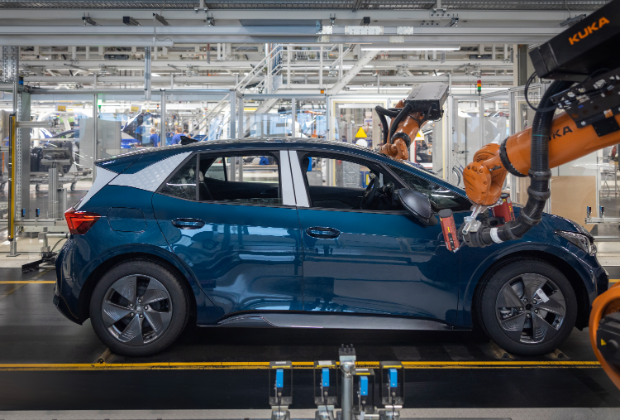producatorii germani de automobile au avut costuri uriase in prima luna de tarife vamale cu sua exporturile germaniei de masini electrice vor atinge un nivel record in 2024 68636701a8611