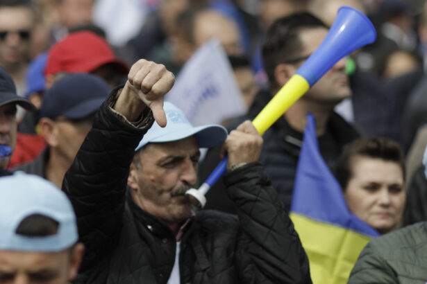 propunerea sindicalistilor bani de la buget pentru partide doar in anii in care romania se incadreaza in tinta de deficit 686aca22391bf