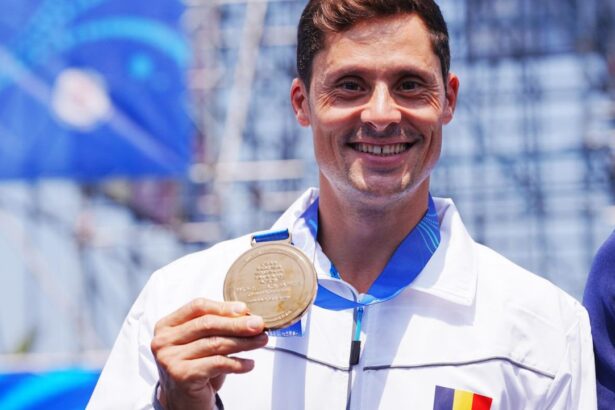 reactia lui constantin popovici dupa ce a cucerit bronzul la campionatul mondial din singapore la high diving 68862b09bef2e