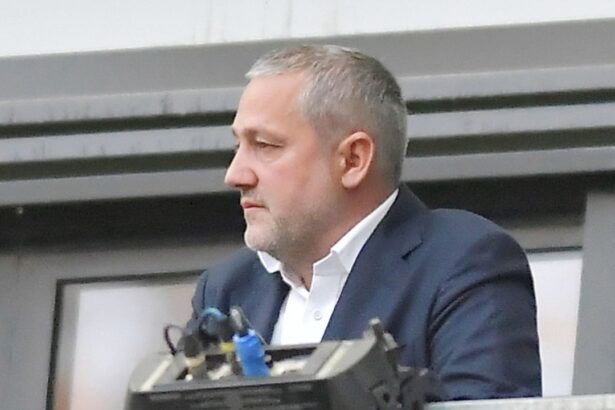rotaru a umplut cosul cu transferuri si il ironizeaza pe radoi sper sa nu vorbeasca singur 686c2bfee1b5a