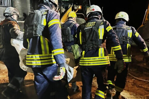 rusia a lovit doua regiuni din ucraina cel putin 20 de morti a fost vizata si o inchisoare din zaporojie 68886c19bf160