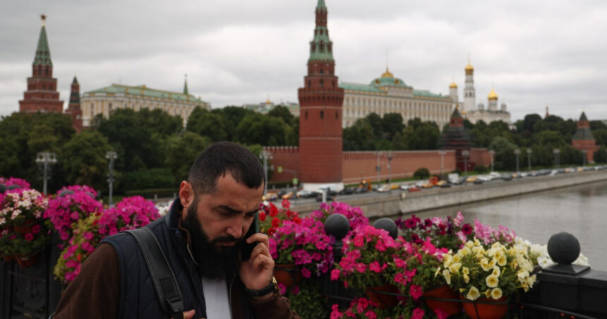 rusii vor fi amendati pentru cautarile de continut extremist pe internet noua lege starneste reactii si la kremlin 68794da3b89fd