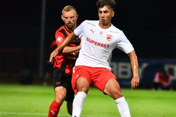 schimb perfect intre fcsb si dinamo ce s a intamplat in meciul dintre csikszereda si dinamo 68756334afb6e