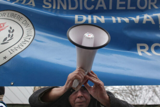 sindicalistii din educatie fac apel la nicusor dan masurile de eficientizare luate de guvern pot avea un cost mult mai mare 68836e5f61ea8