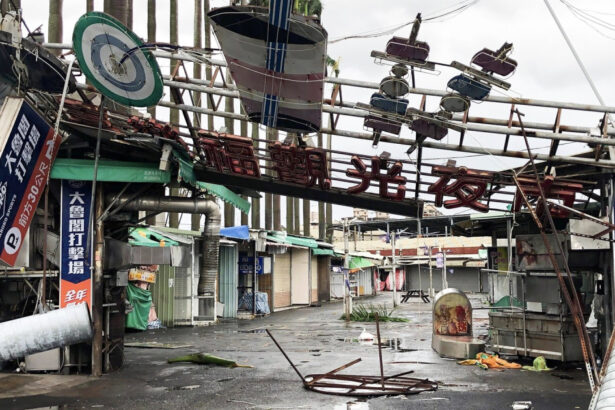 taifunul danas a facut ravagii in taiwan doua persoane au murit si alte aproape 500 au fost ranite 686bbc3040ae5