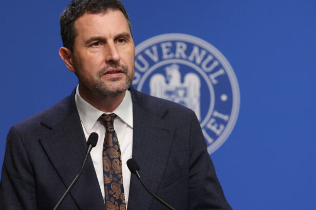 tanczos barna inteleg ca directorul cfr munceste de crapa dar trebuie smerenie companiile strategice trebuie tratate diferit 6881b18ec8eef