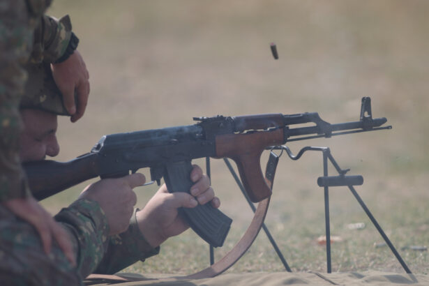 tehnologii invechite calitate slaba armata romana renunta la kalasnikov si anunta un program de inzestrare cu arme de tip nato 6870cce170f52