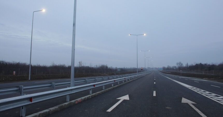 trafic rutier oprit pe a3 dupa ce mai multe vaci au rupt gardul de protectie in dreptul localitatii voluntari si au intrat pe sosea 687f97f06f3fe